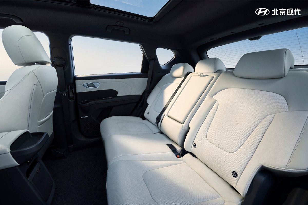 Hyundai reveals high-tech interior of the China-only Elexio SUV