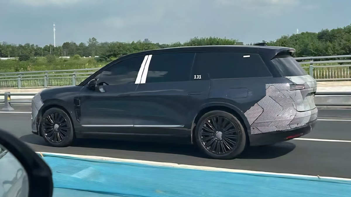 Nio's next-generation ES8 SUV hits the road