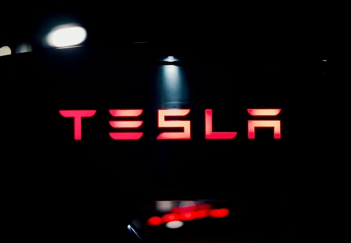 Tesla makes $4.3 billion battery deal with LG