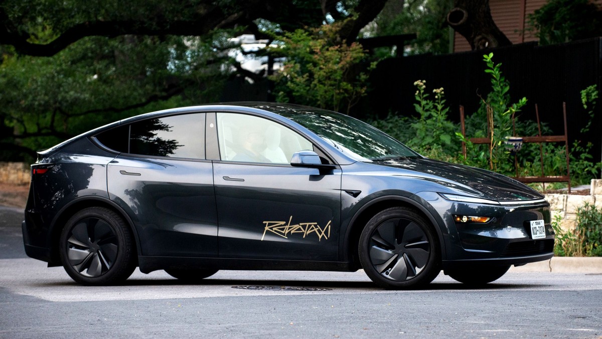 Tesla Robotaxi arrives, but with a human in the driver's seat
