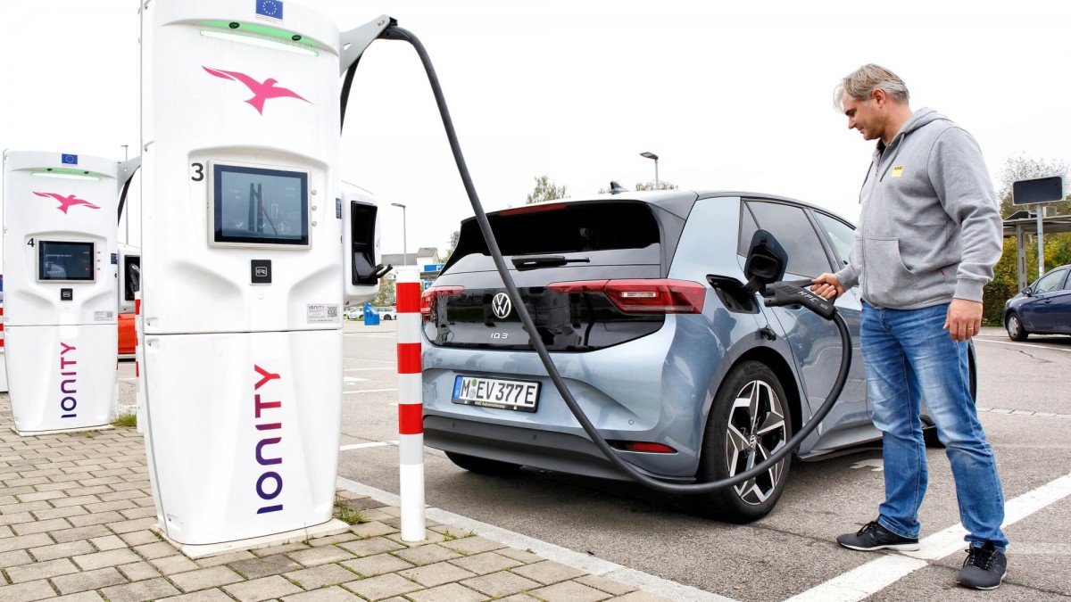 Volkswagen ID.3 battery shows impressive health after <span title='160,000 km'>99,400 miles</span>