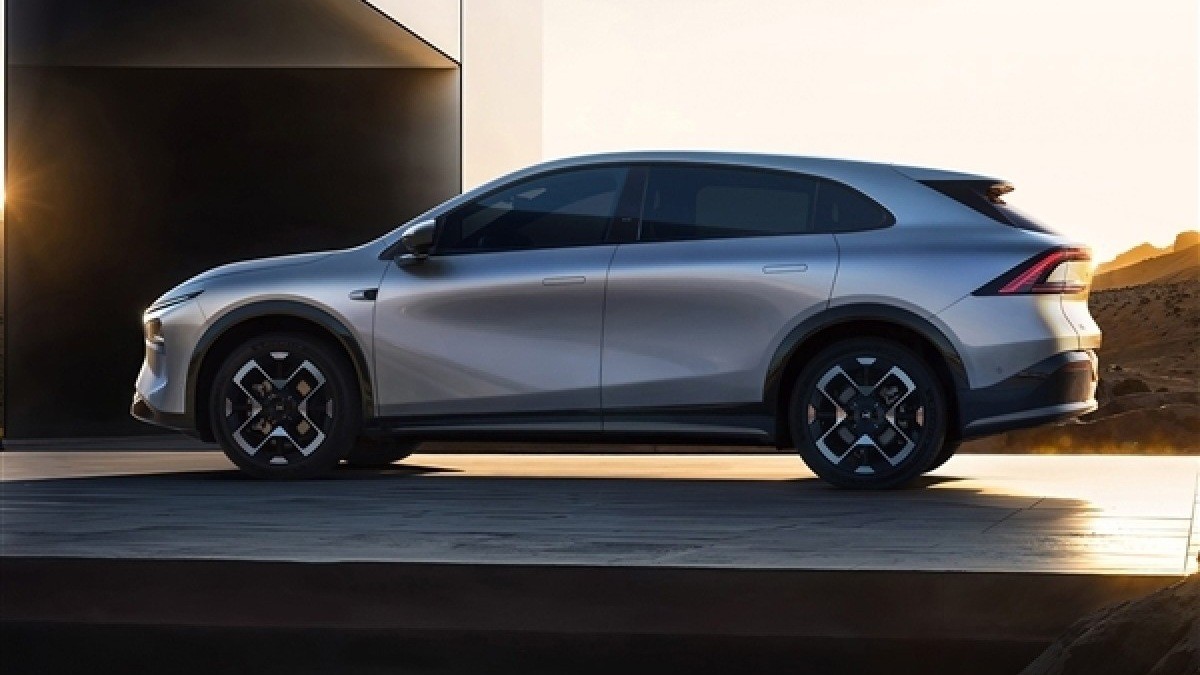 XPeng's high-tech G7 electric SUV sells 1,000 units a minute