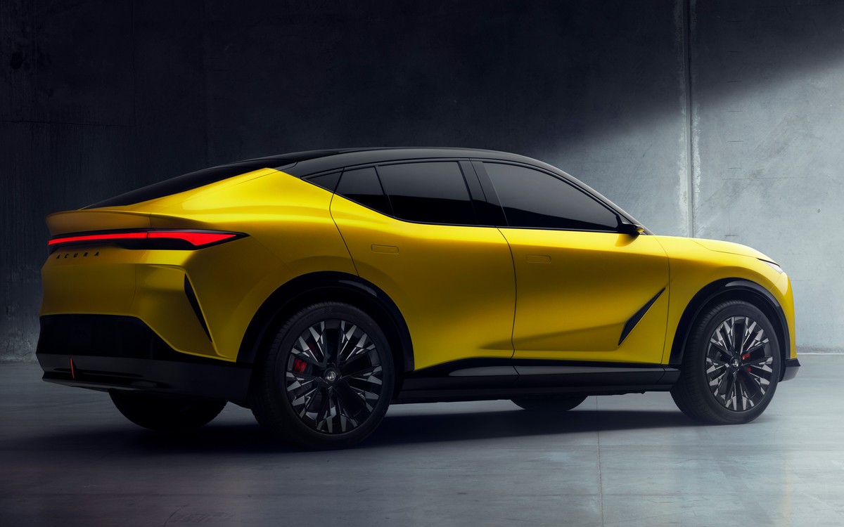 Acura finally shows the RSX 'performance SUV' in full with its coupe-like body