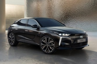 DS No.4 E-Tense