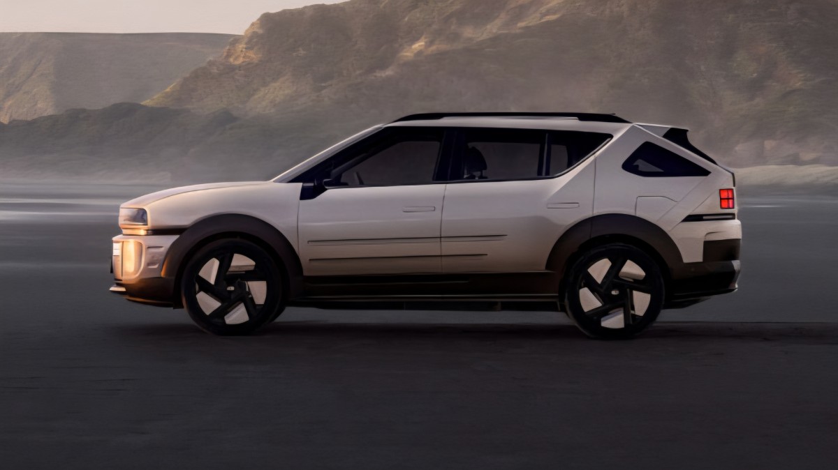 Hyundai doubles down on hydrogen, presenting a new NEXO to a world hooked on batteries