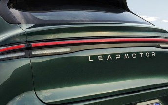 Leapmotor B05 breaks cover