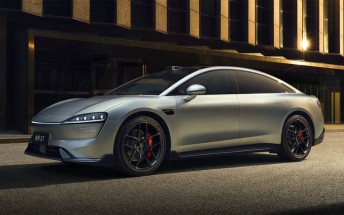 The Huawei-backed Luxeed updates two of its EVs