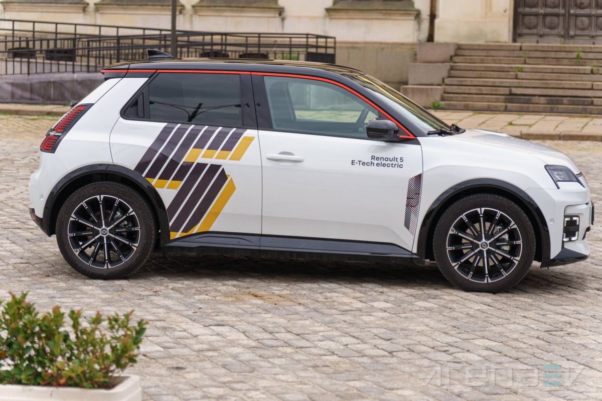 Renault 5 E-Tech review