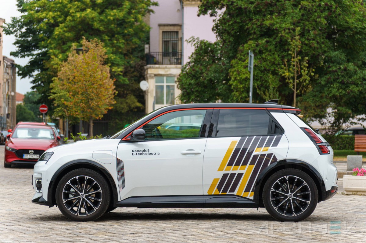 Renault 5 E-Tech review