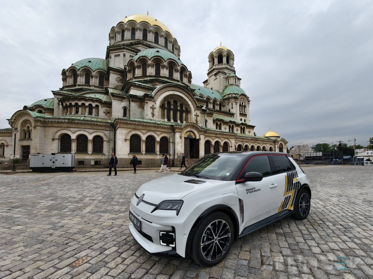 Renault 5 E-Tech review