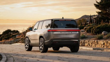 Rivian R1S Quad Pebble Beach