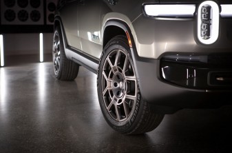 Rivian R1S Quad Pebble Beach