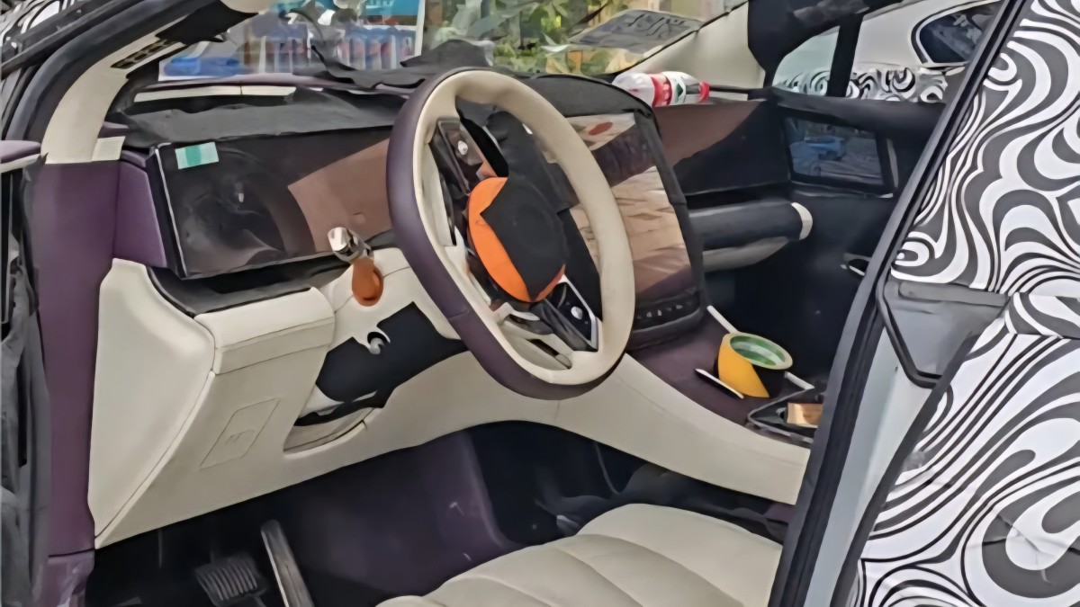 Spy shots of a 1,300-horsepower Yangwang U7 GT that might never be