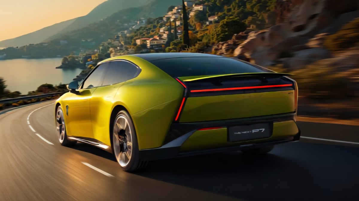 XPeng P7 redefines sedan tech with moving screen and 10-minute charging