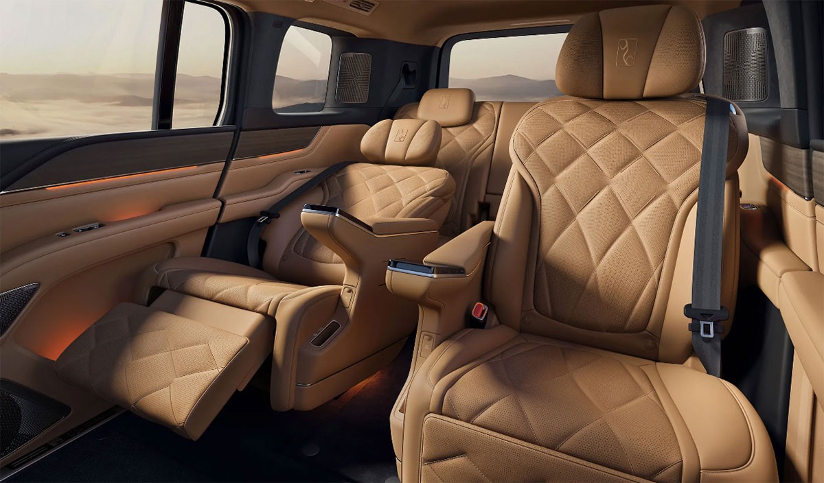 BYD's Yangwang U8L is a $180,000 luxury SUV that can float