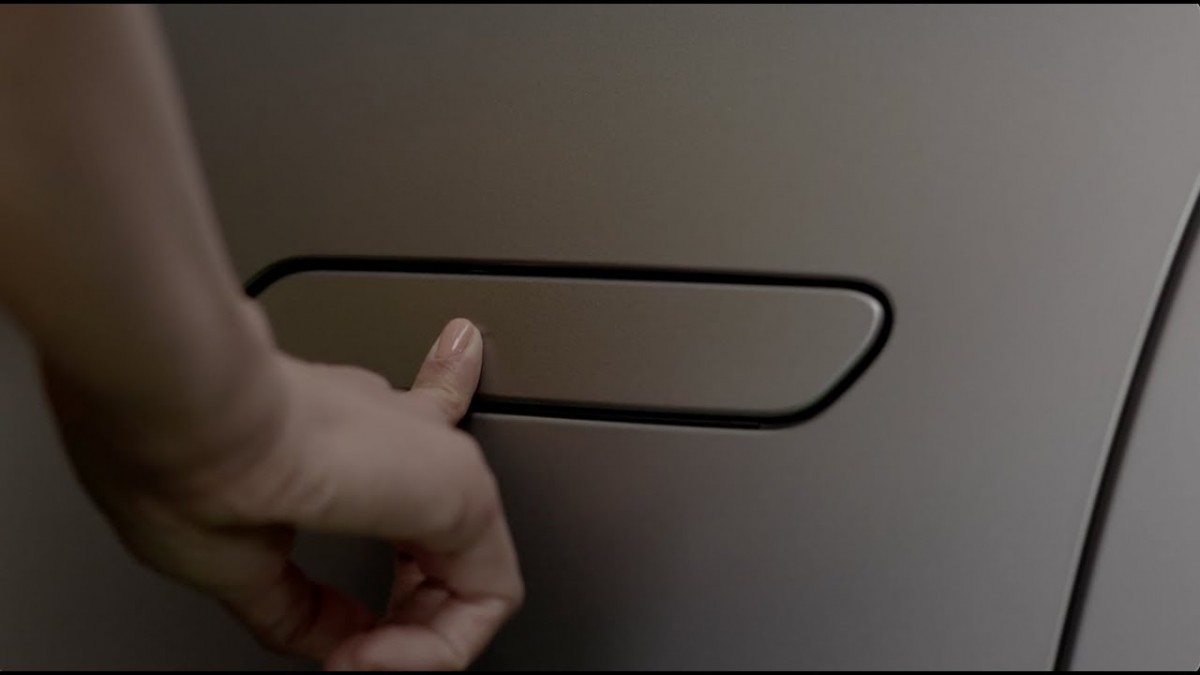 China moves to ban hidden car door handles over safety fears