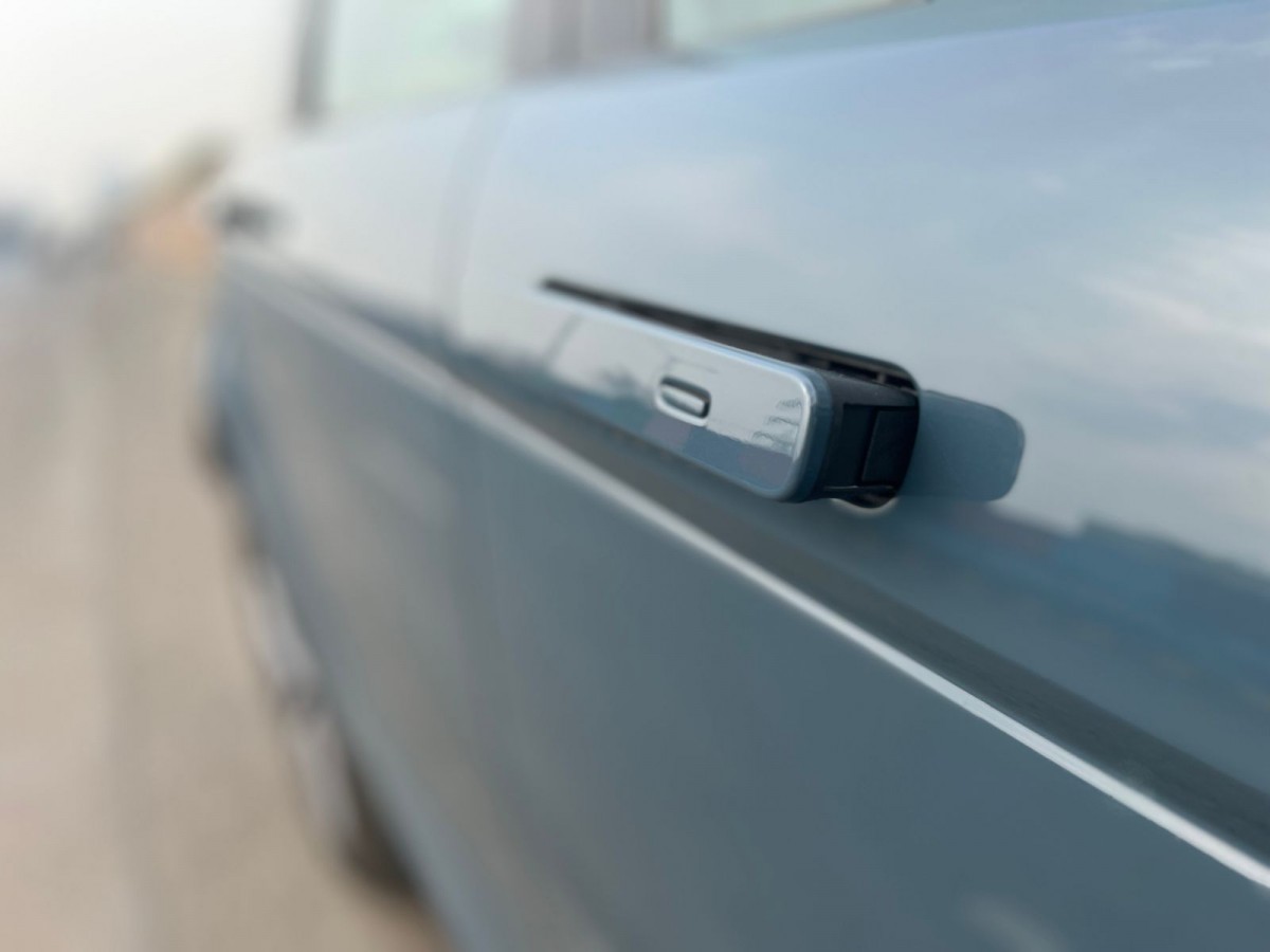 China moves to ban hidden car door handles over safety fears