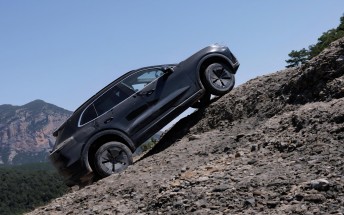 Porsche shows how AI helped build the new electric Cayenne