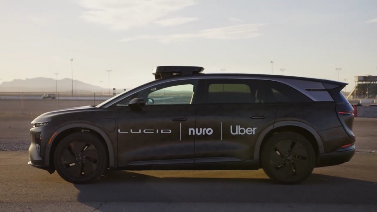 Lucid's robotaxi dream begins with a single SUV