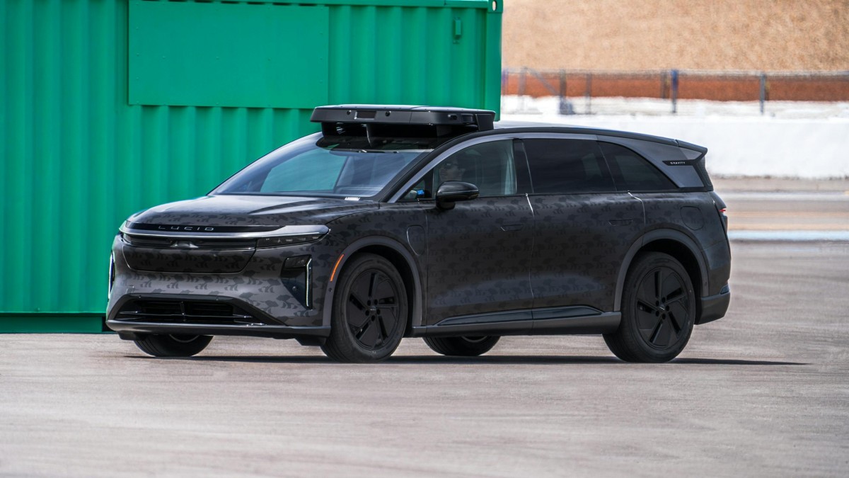 Lucid's robotaxi dream begins with a single SUV