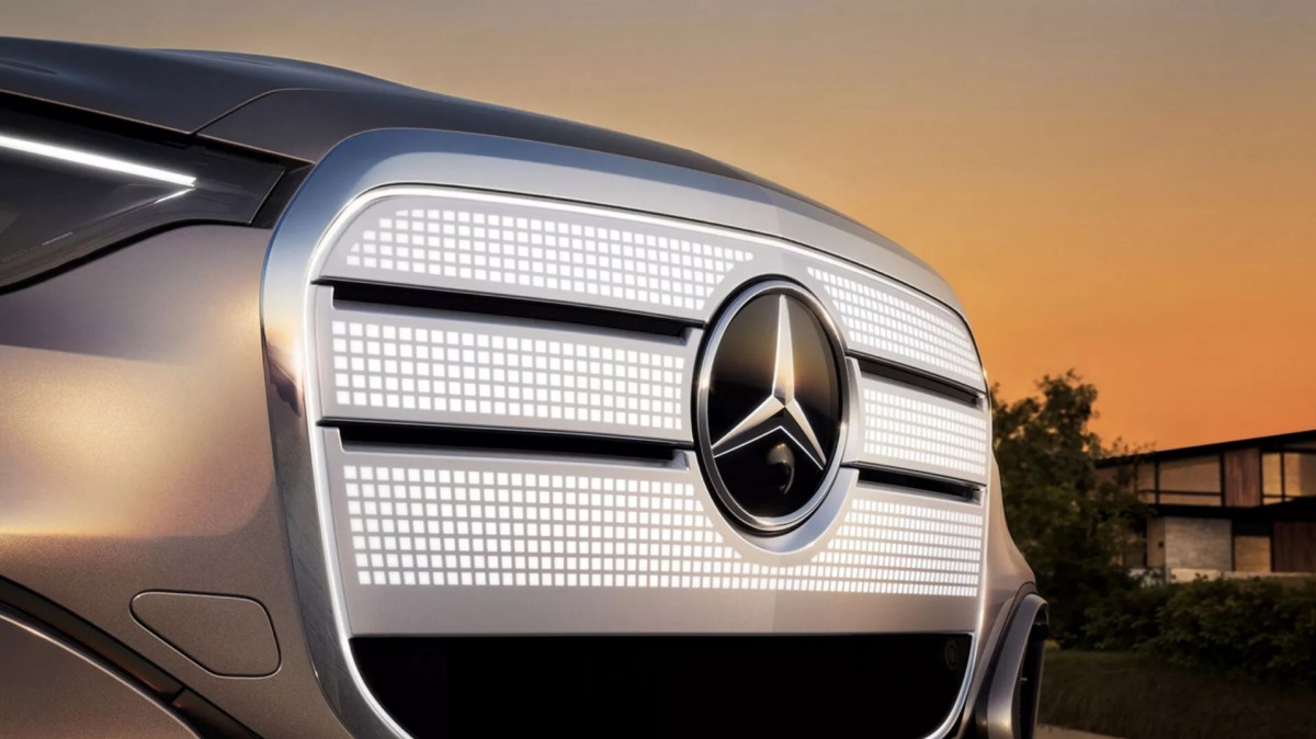 Mercedes GLC EV gets a single screen that stretches across the entire dashboard