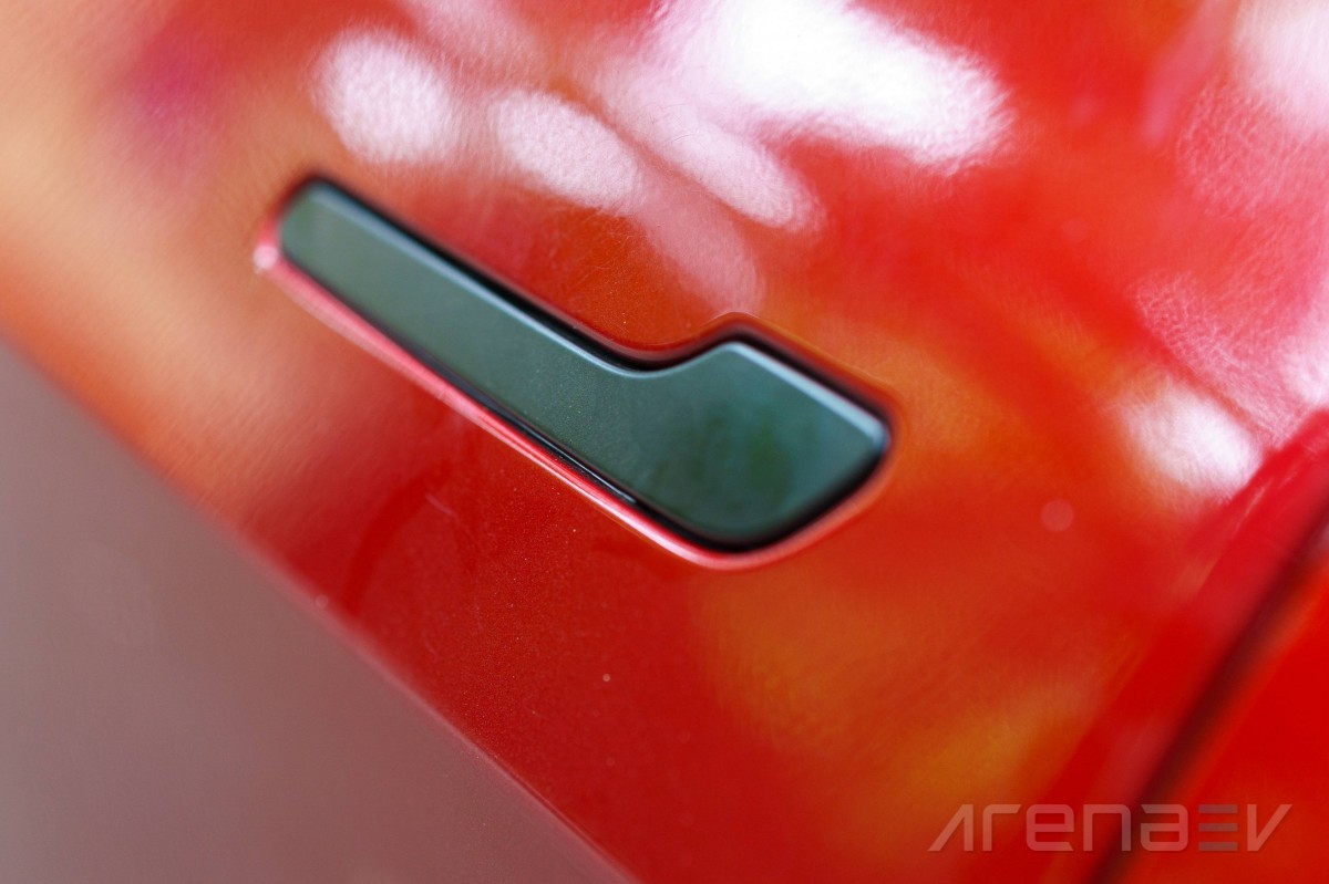Tesla is redesigning its flush door handles for the Chinese market