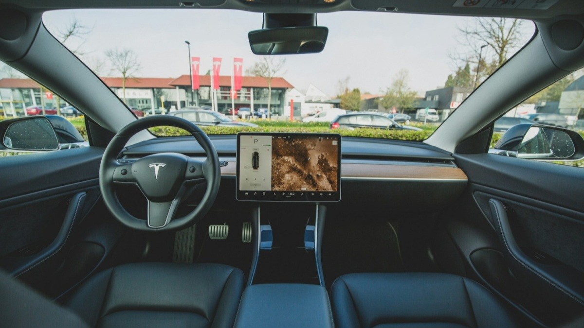 Tesla's ''Full Self-Driving'' promise hits a legal wall in China