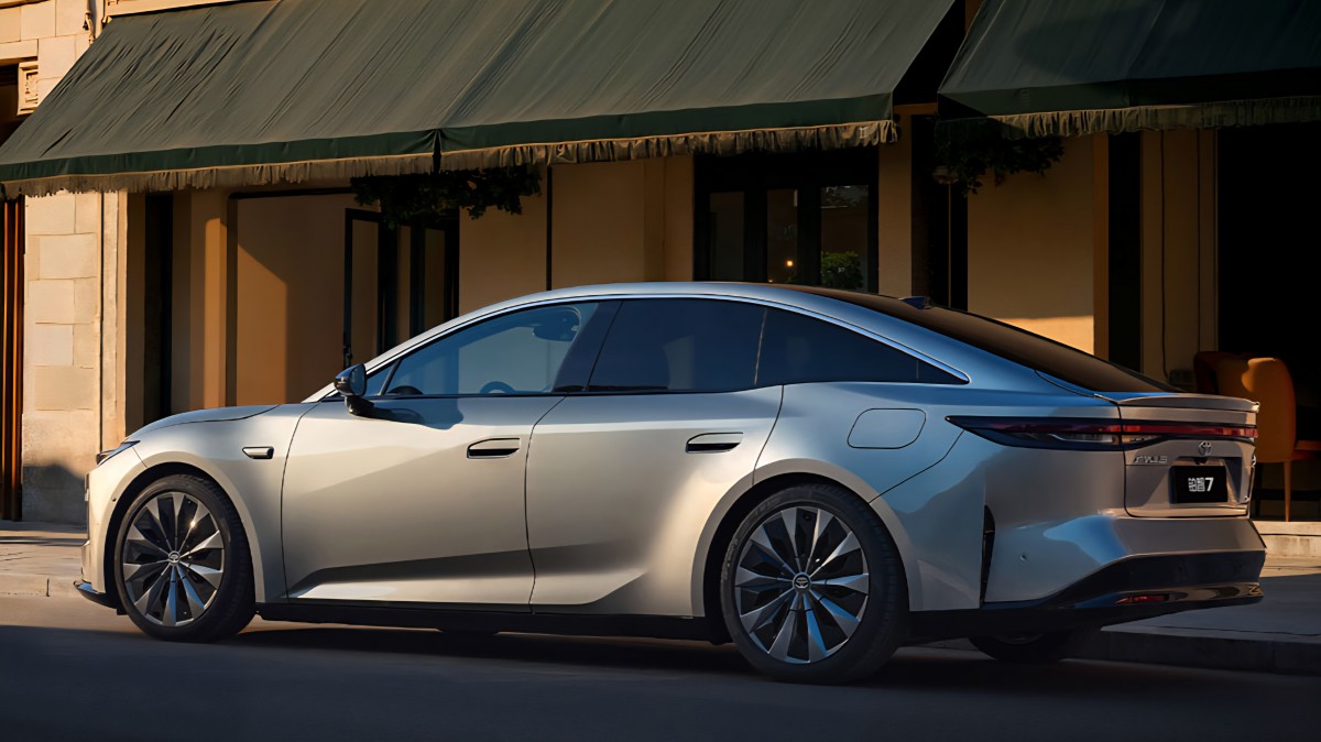 Toyota turns to Huawei and Xiaomi for new bZ7 electric sedan in China