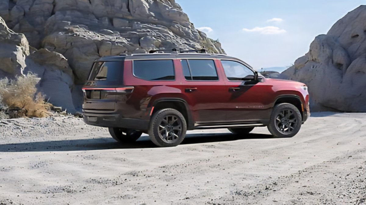 Stellantis reveals the new Jeep Grand Wagoneer REEV