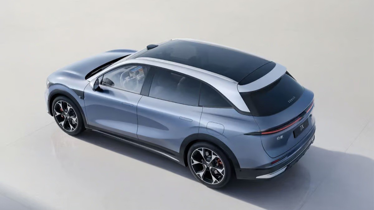 2026 Zeekr 7X gets 900V charging and 785-HP version