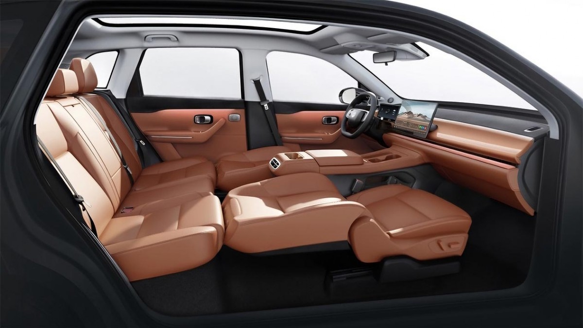 A 598-horsepower Leapmotor C10 AWD is heading for Zürich debut