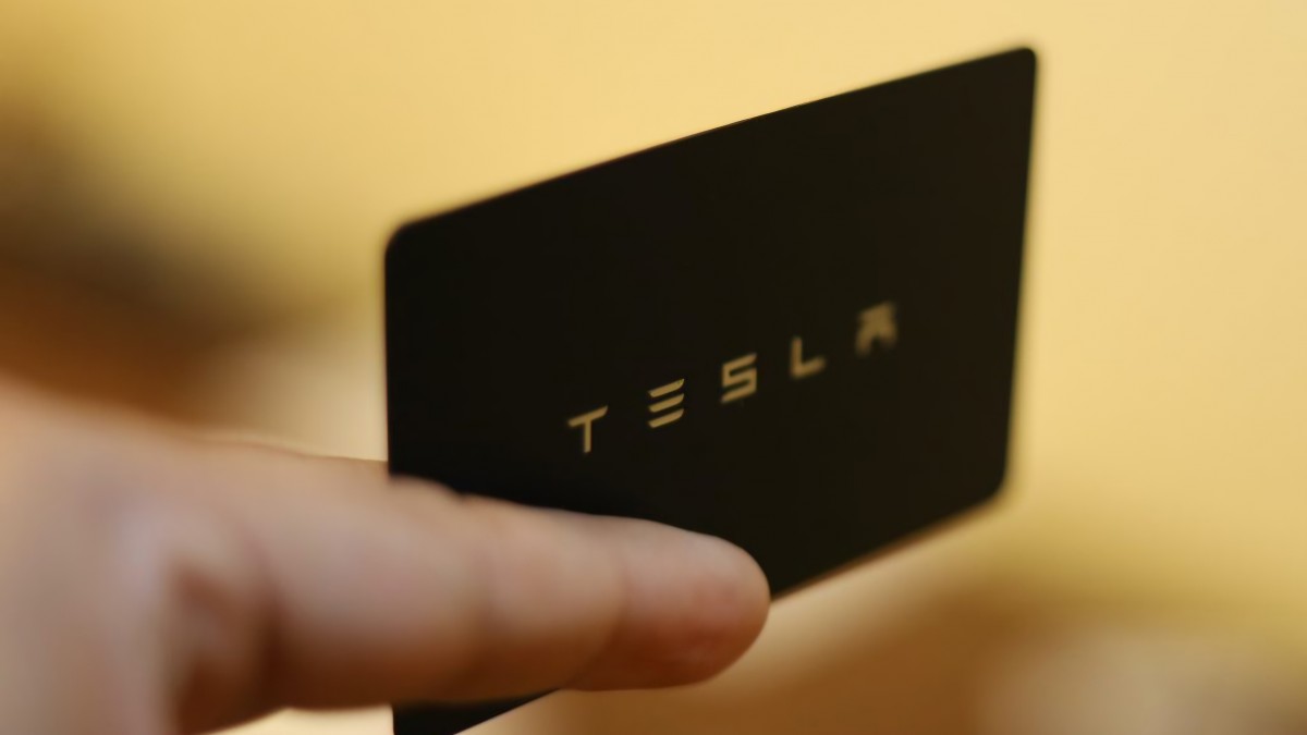 Tesla axing physical key cards in next penny-pinching exersise