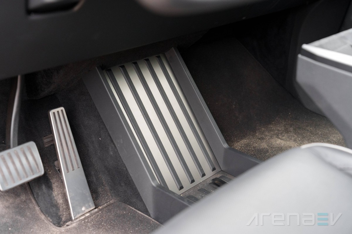 Driving the Tesla Cybertruck Cyberbeast in Europe: Extensive review