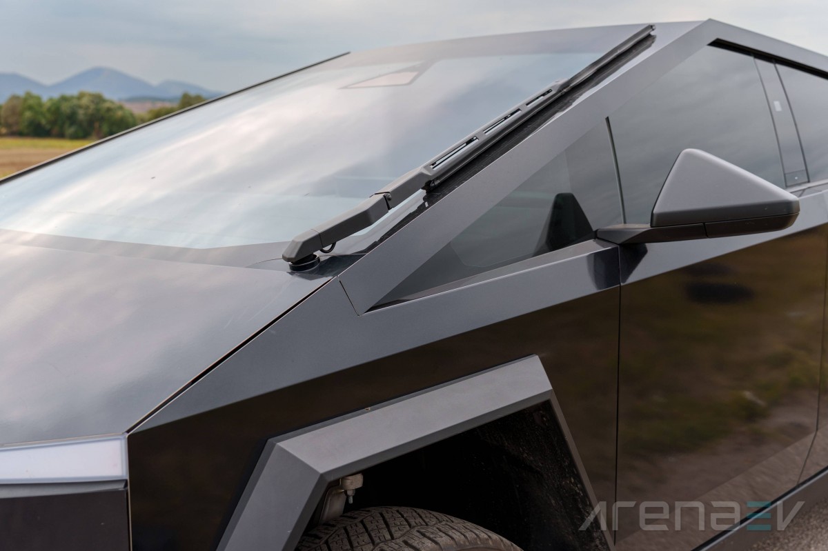 Driving the Tesla Cybertruck Cyberbeast in Europe: Extensive review