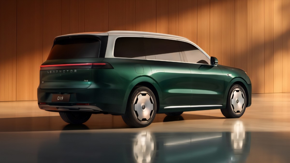 The Leapmotor D19 brings flagship power, <span title='720 km'>447 miles</span> range, and an oxygen supply to electric cars