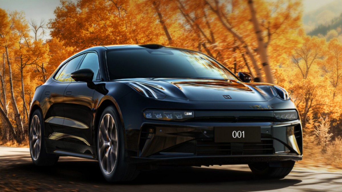 Zeekr 001 returns with 912 HP, 7-minute charging, and a ceiling full of stars
