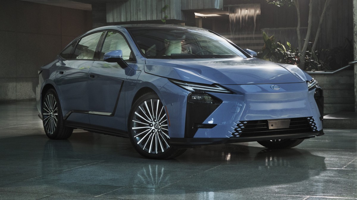 The 2026 Lexus ES finally embraces the future with new electric models