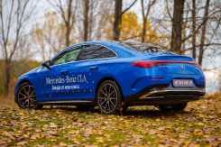 Frameless doors always account for a beautiful shape.