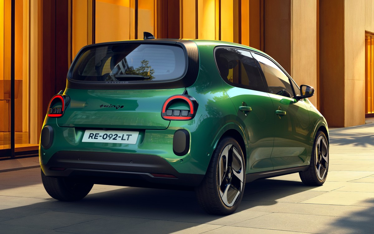 Renault Twingo E-Tech electric fully unveiled with under-€20,000 price