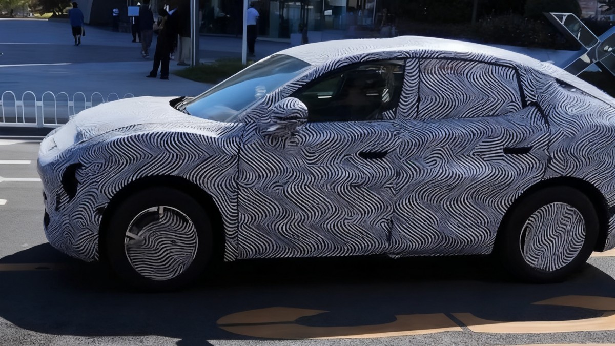 Spy shots reveal new XPeng Mona SUV