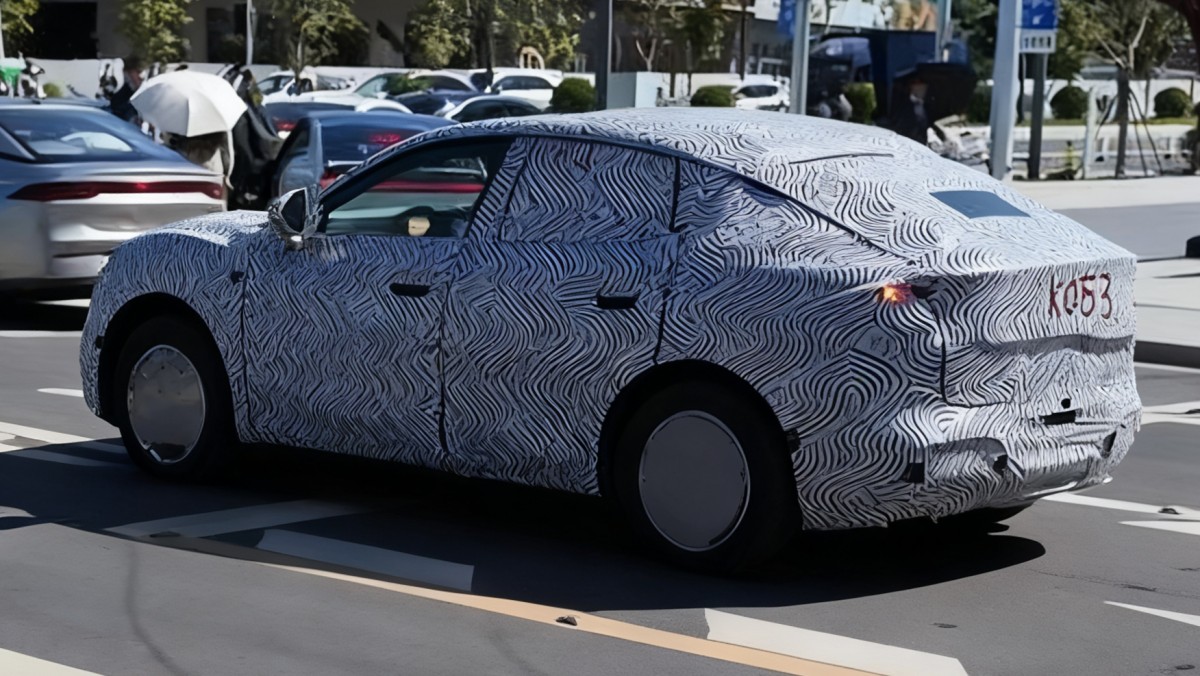 Spy shots reveal new XPeng Mona SUV