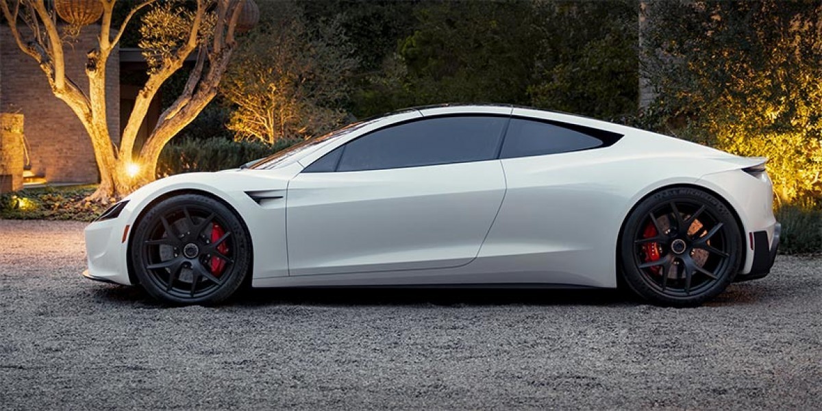 Tesla Roadster might become an April Fools joke