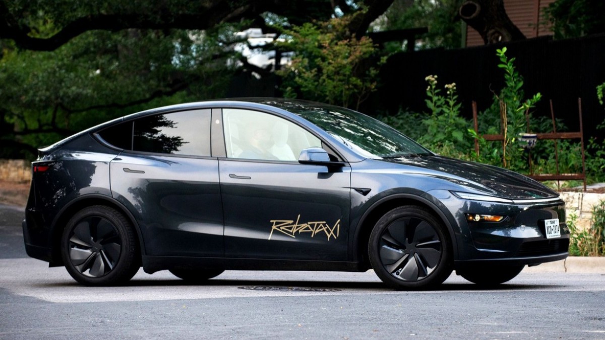 Tesla Robotaxi troubles grow with seven reported crashes in Austin