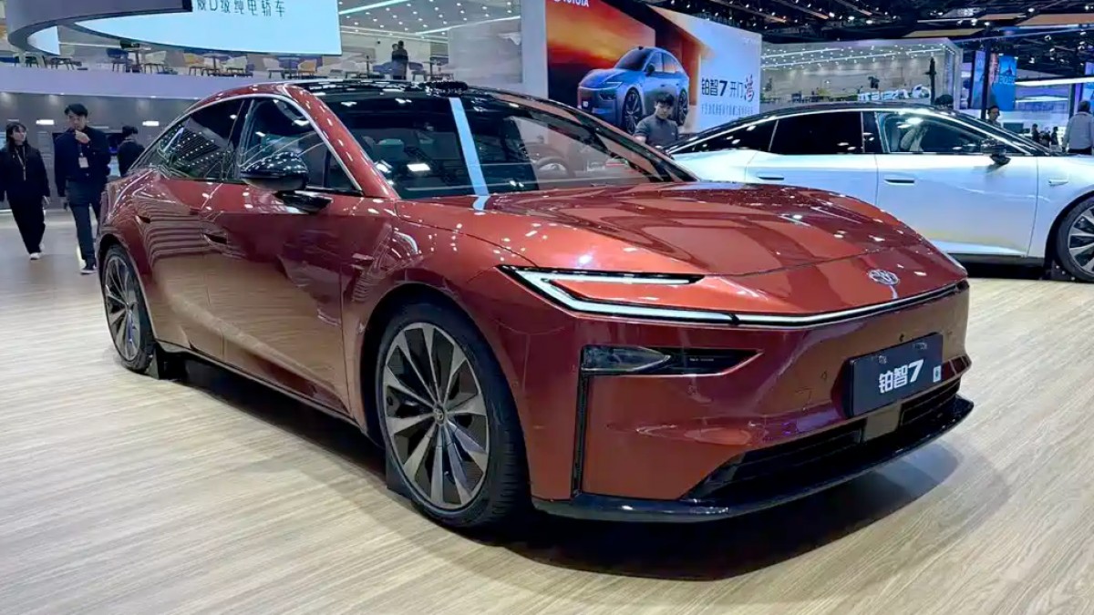 Toyota bZ7 debuts in China with Huawei smart tech