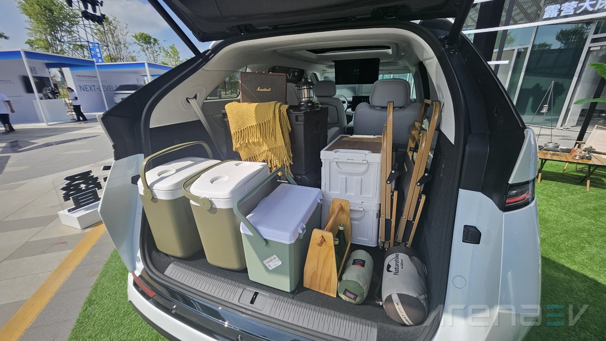 XPeng launches X9 EREV with aggressive pricing and over 1,602 km of range