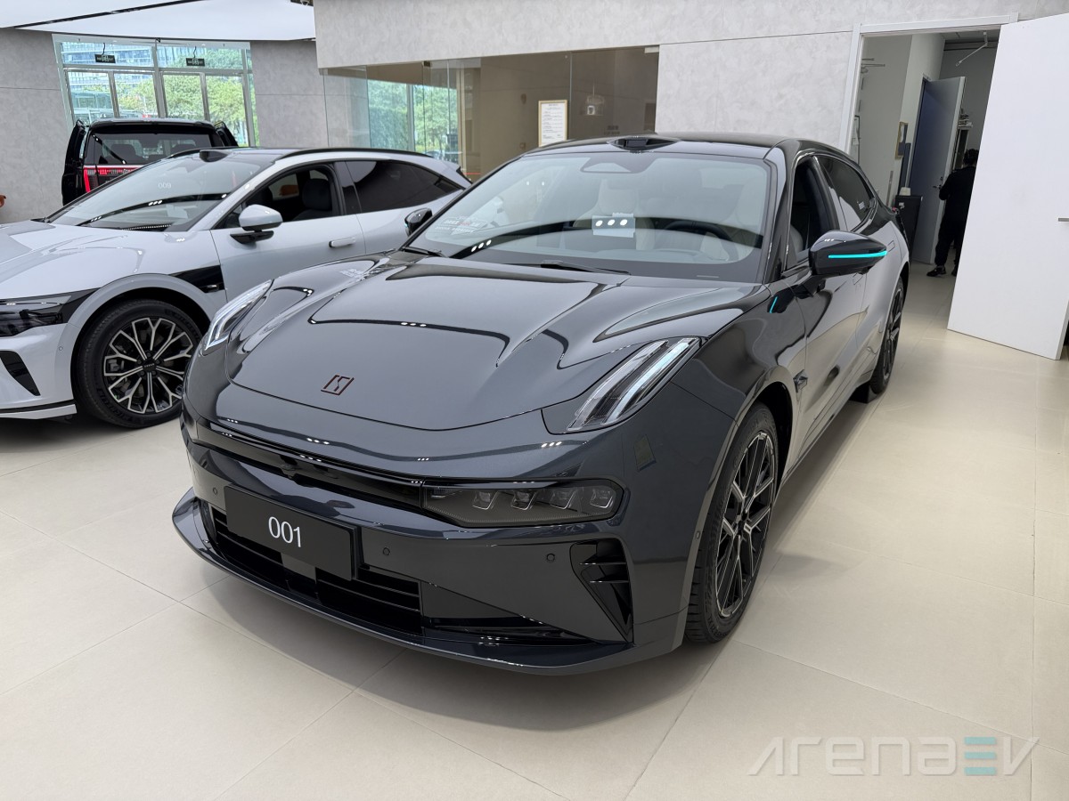 2025 Zeekr 001 hands-on review and first impressions