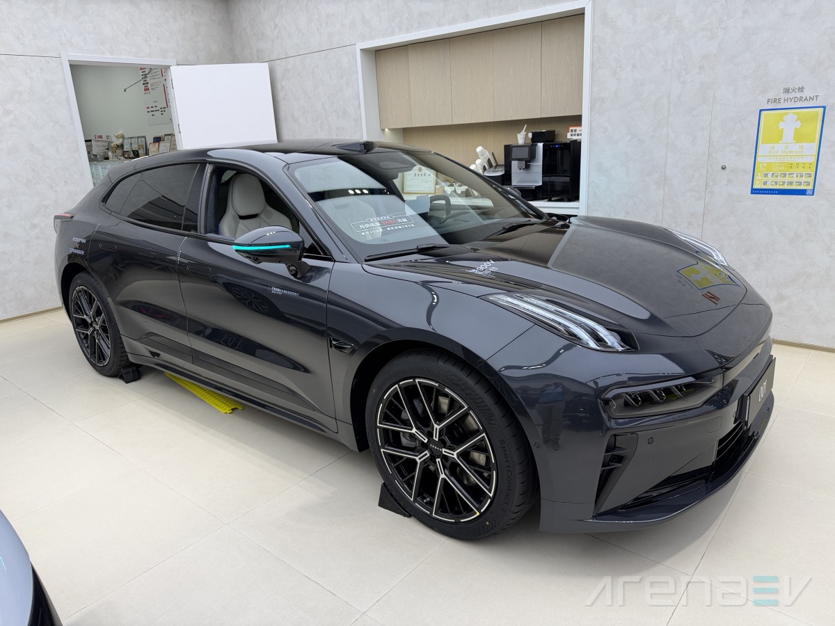 2025 Zeekr 001 hands-on review and first impressions