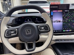 The steering wheel of the Zeekr 001.