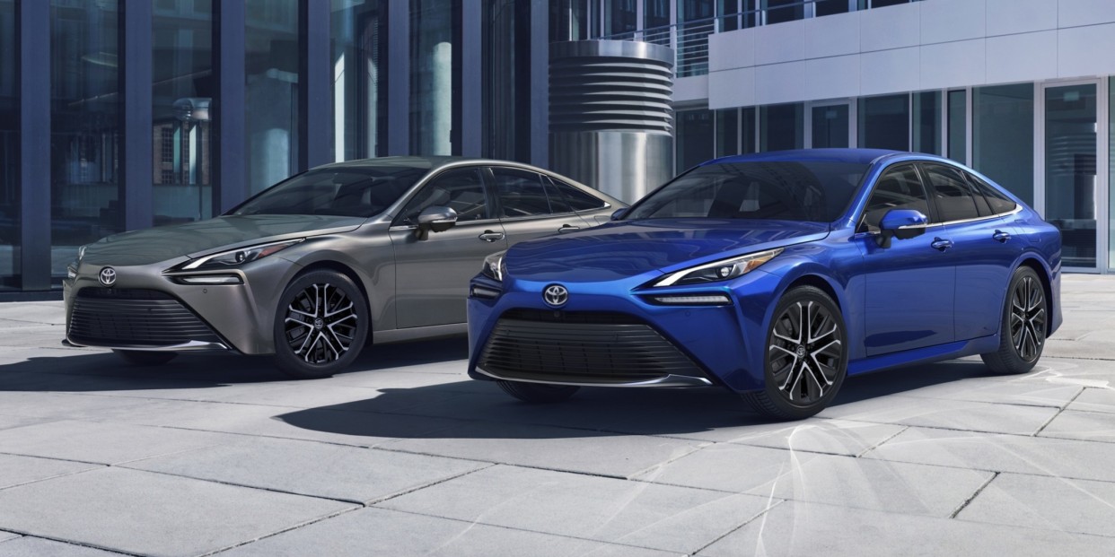 https://st.arenaev.com/news/25/12/2026-mirai-gets-new-wheels-and-a-reality-check/-1242x621/arenaev_000.jpg?utm_source=chatgpt.com