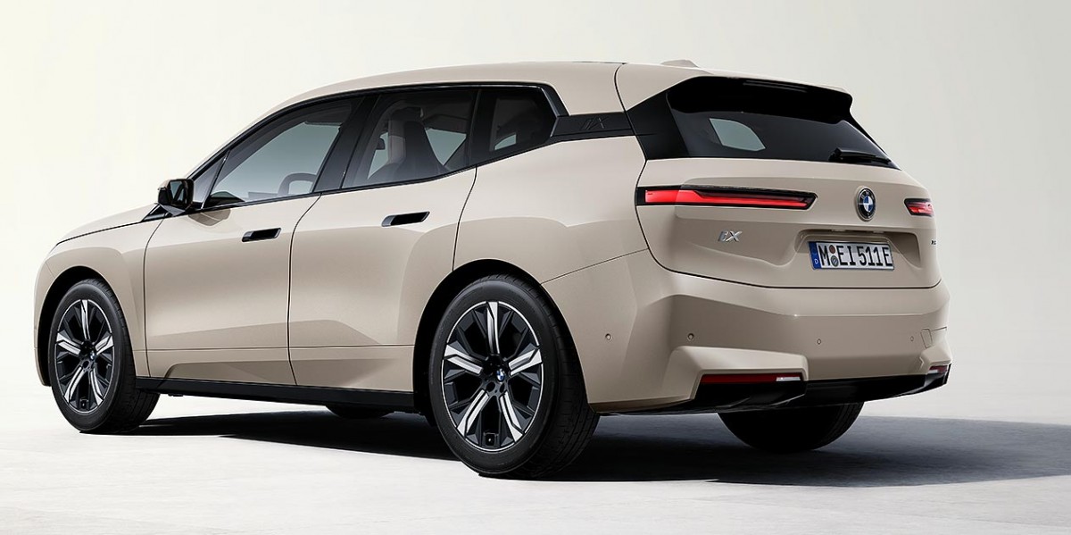 BMW electric cars plug into Tesla's Supercharger network